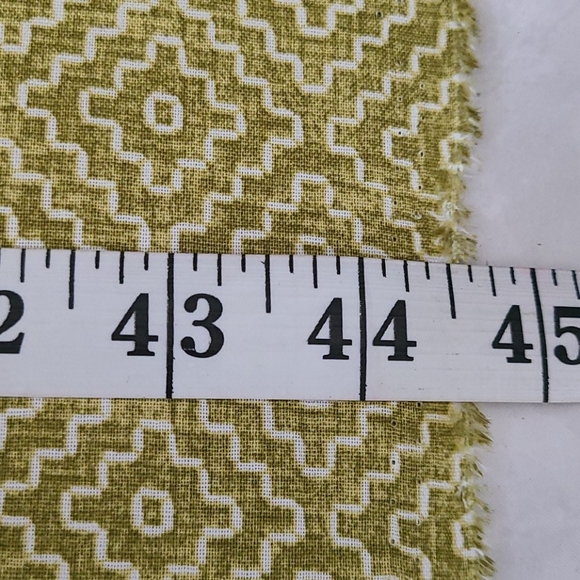 2 Pieces Lisa Audit Fabric 44"x45", 36"x44.5" - Picture 8 of 16